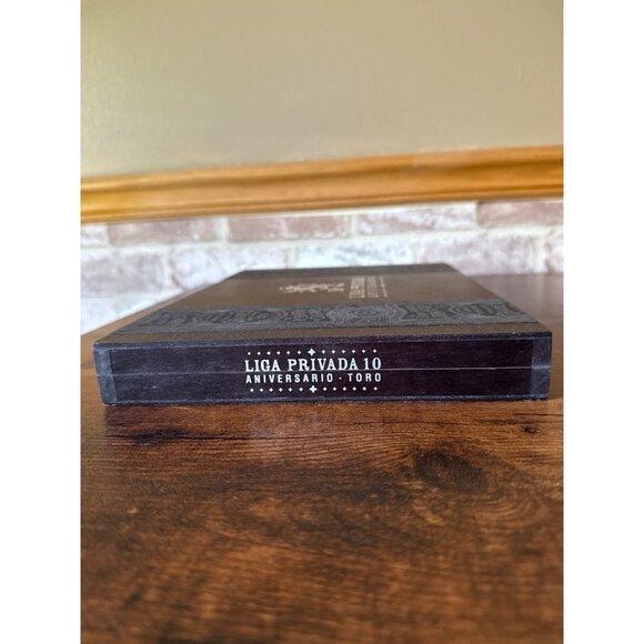 Liga Privada 10 Aniversario Toro Cigar Box Wooden Collectible - Picture 6 of 16